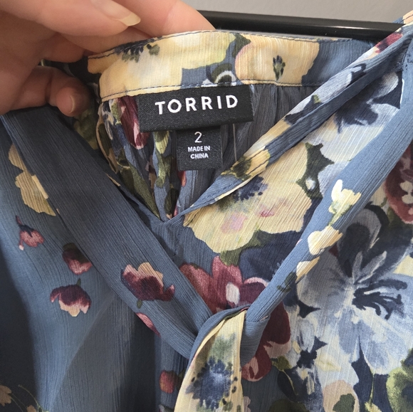 TORRID Crinkle Chiffon Raglan Tie Front Blouse Womens Plus Size 2X Blue Floral - Picture 6 of 11